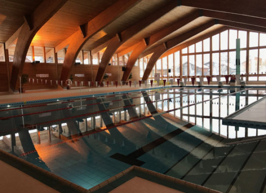 Gstaad swimming pool